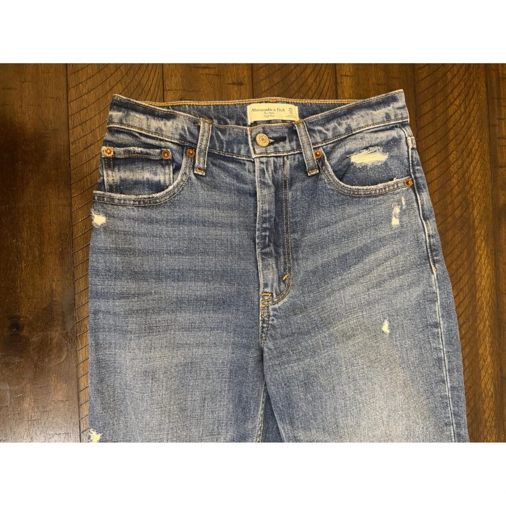 Abercrombie & Fitch‎ The Mom High Rise Distressed Medium Wash Jeans Size 25 0s